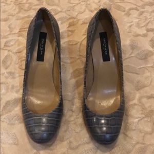 Ann Taylor gray crocodile print leather heels